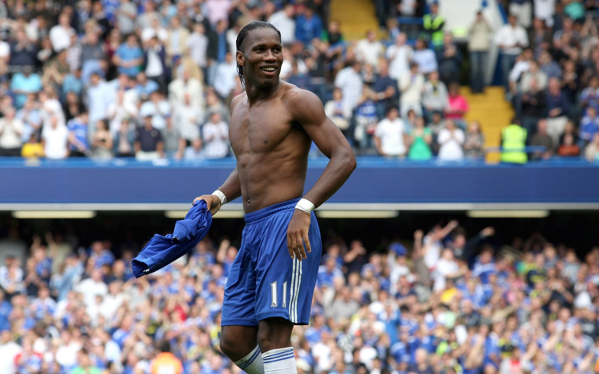 球队在比赛中体现出强烈的团队防守意识，球赛队伍